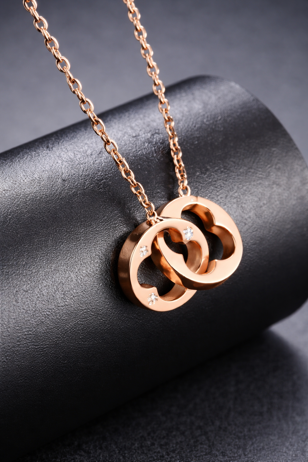 Rings Pendant Female